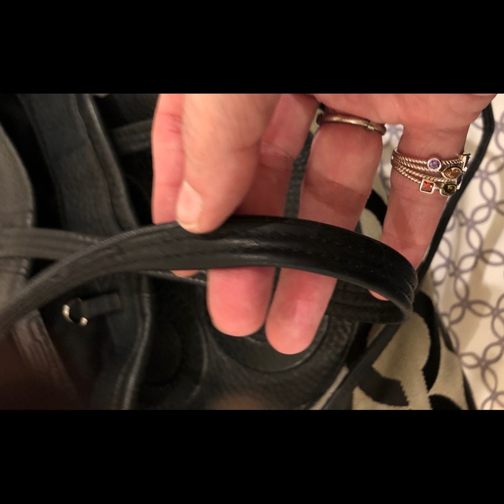 Large Beautiful Coach Handbag - Picture 7 of 8